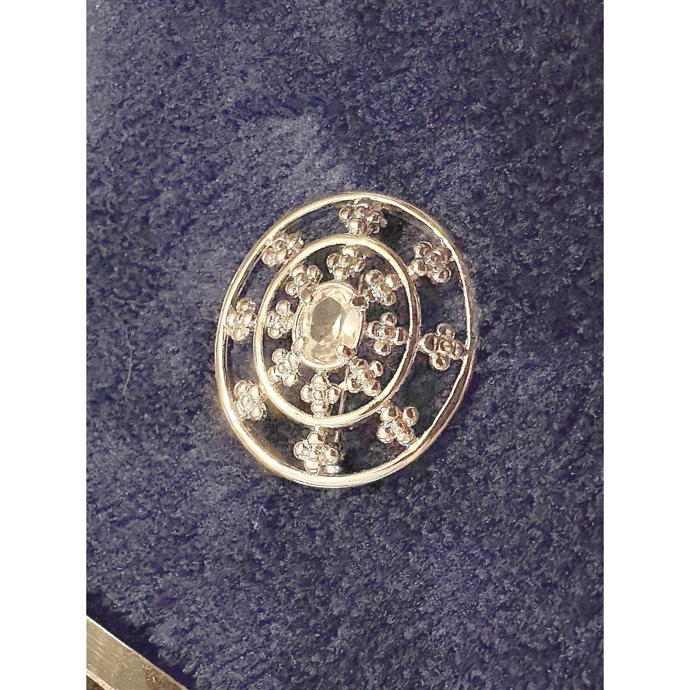 Silver Tone Round Brooch Pin with Clear Gemstone and‎ Flower Accents